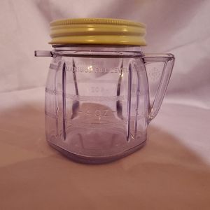 Vintage like new Oster mini blend container cup 8oz